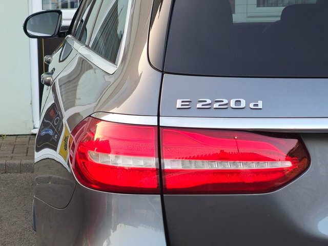 Mercedes-Benz E Class E 220 D Se White #70