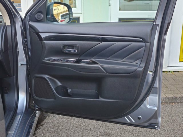 Mitsubishi Outlander 2.0 Phev 5H 200 Bhp Black #53