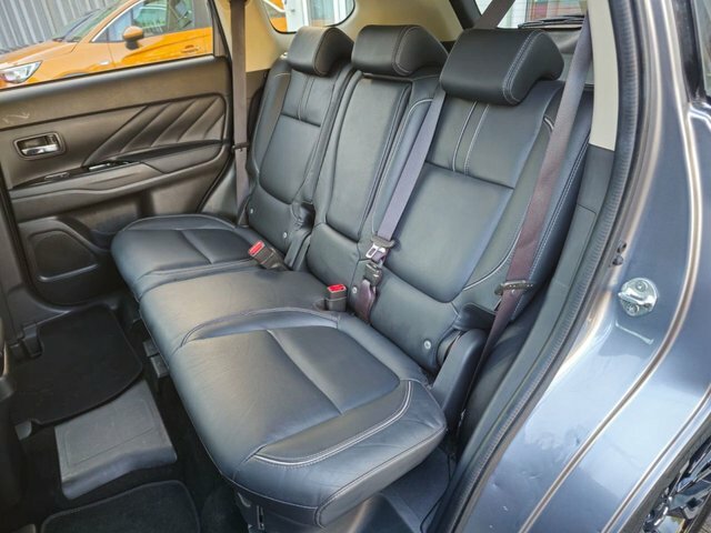 Mitsubishi Outlander 2.0 Phev 5H 200 Bhp Black #51