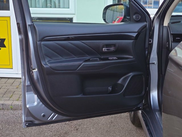 Mitsubishi Outlander 2.0 Phev 5H 200 Bhp Black #61