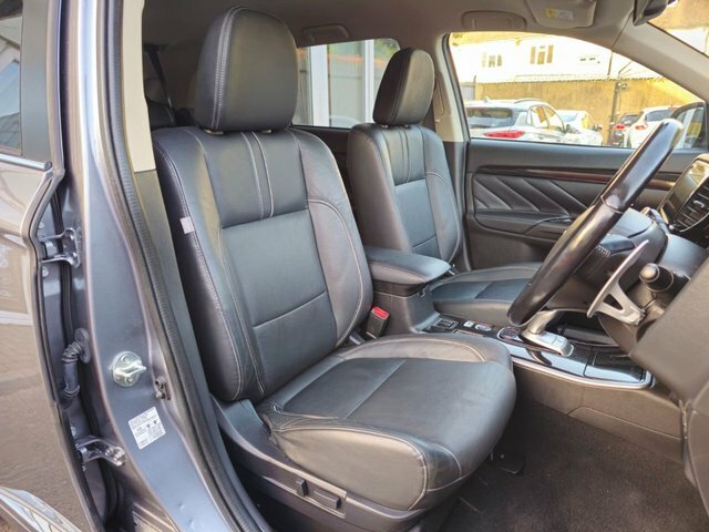 Mitsubishi Outlander 2.0 Phev 5H 200 Bhp Black #16