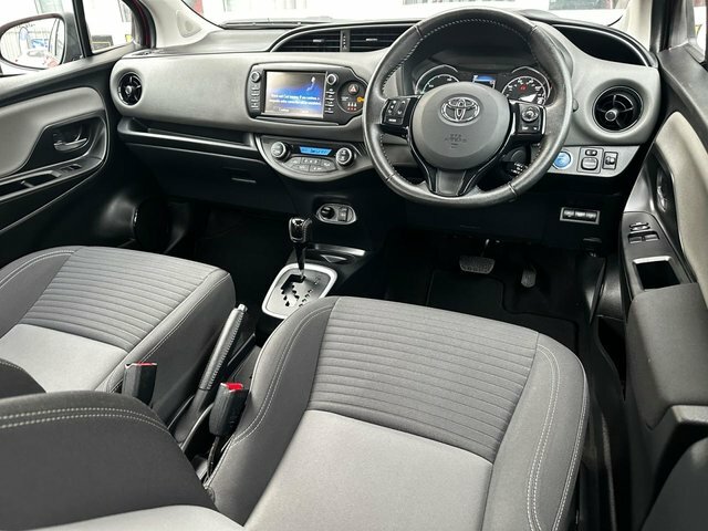 Toyota Yaris 1.5 Vvt-h Icon Tech Hatchback Hybrid E- Red #5