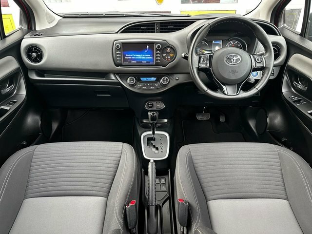 Toyota Yaris 1.5 Vvt-h Icon Tech Hatchback Hybrid E- Red #6
