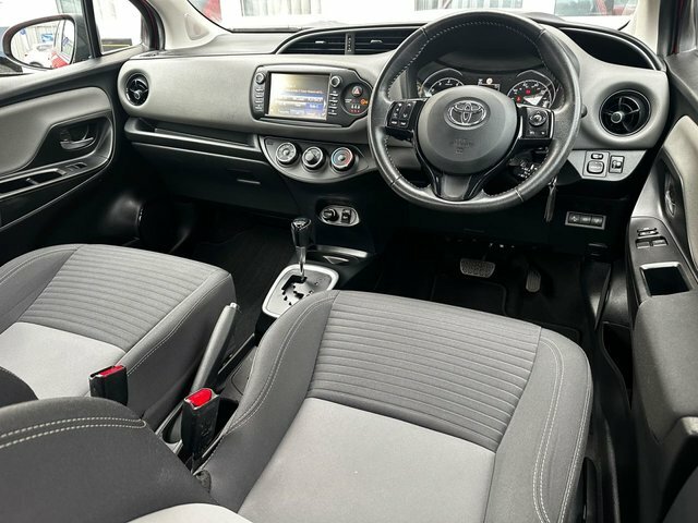 Toyota Yaris 1.5 Vvt-i Icon Tech Hatchback Cvt Euro Red #6