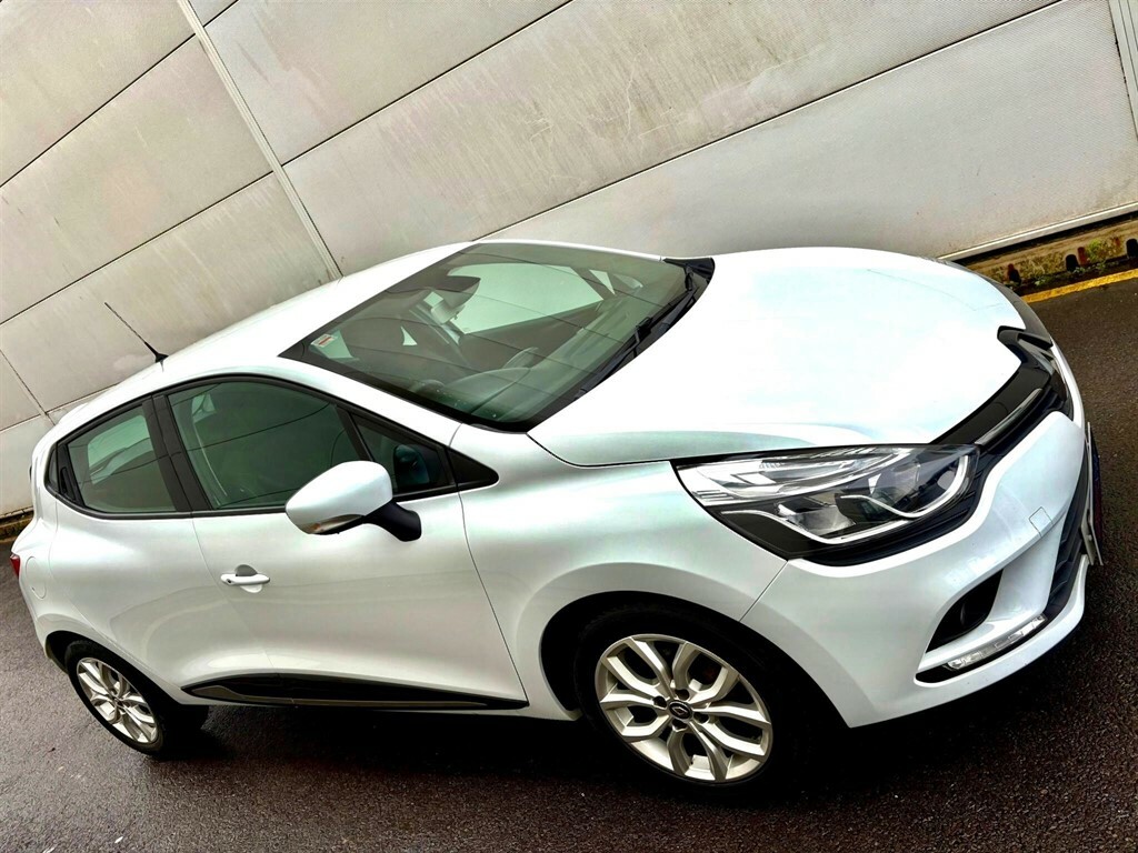 Renault Clio 1.2 16V Dynamique Nav Hatchback White #4