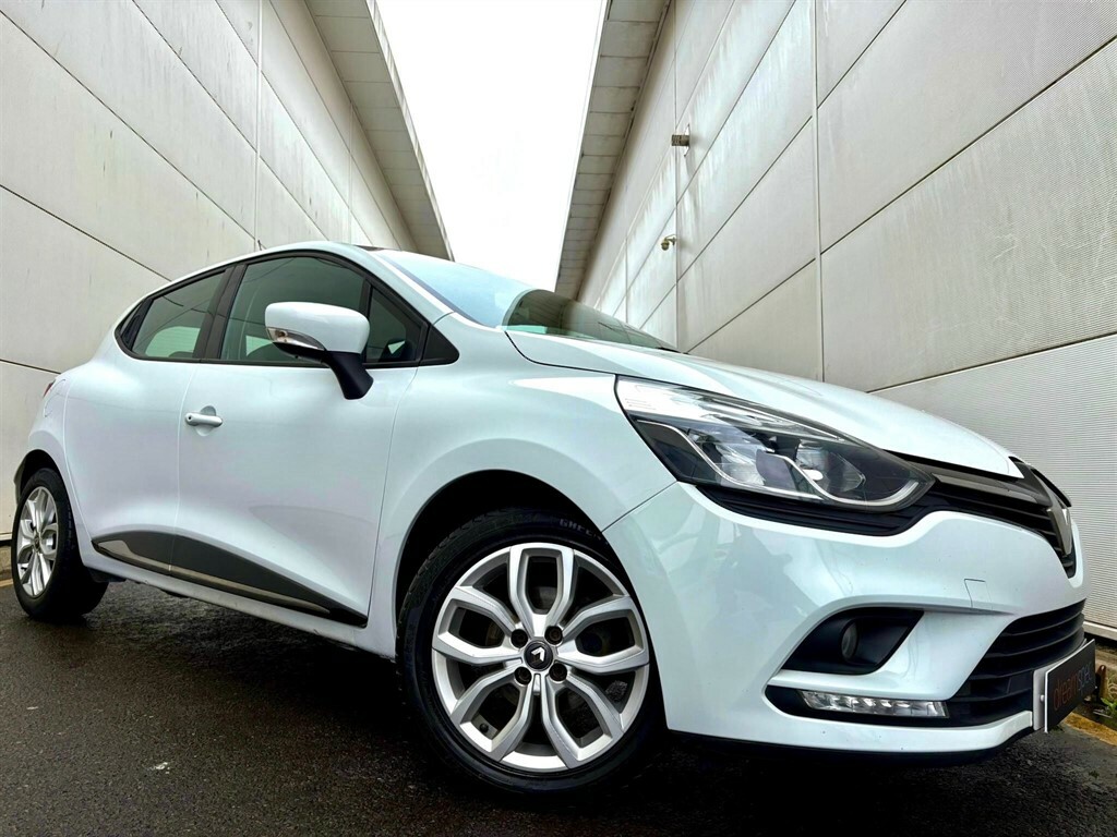 Renault Clio 1.2 16V Dynamique Nav Hatchback White