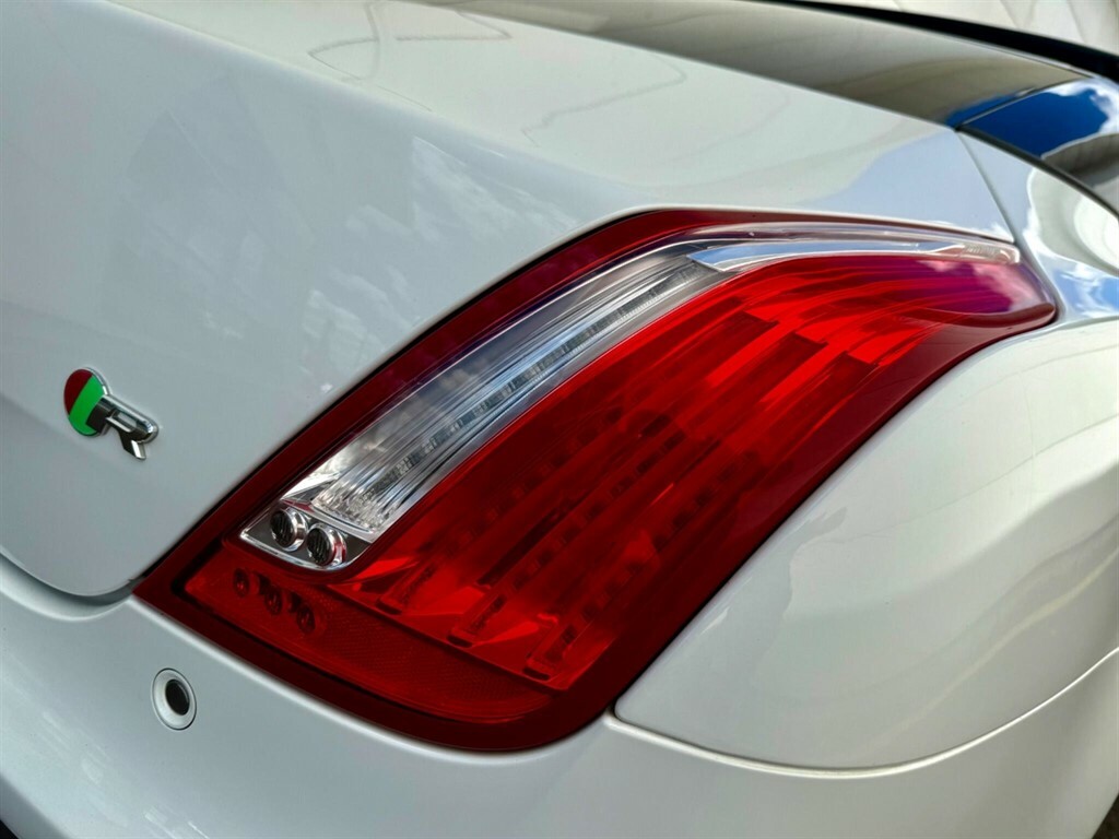Jaguar XJ 3.0D V6 Premium Luxury Grey #21