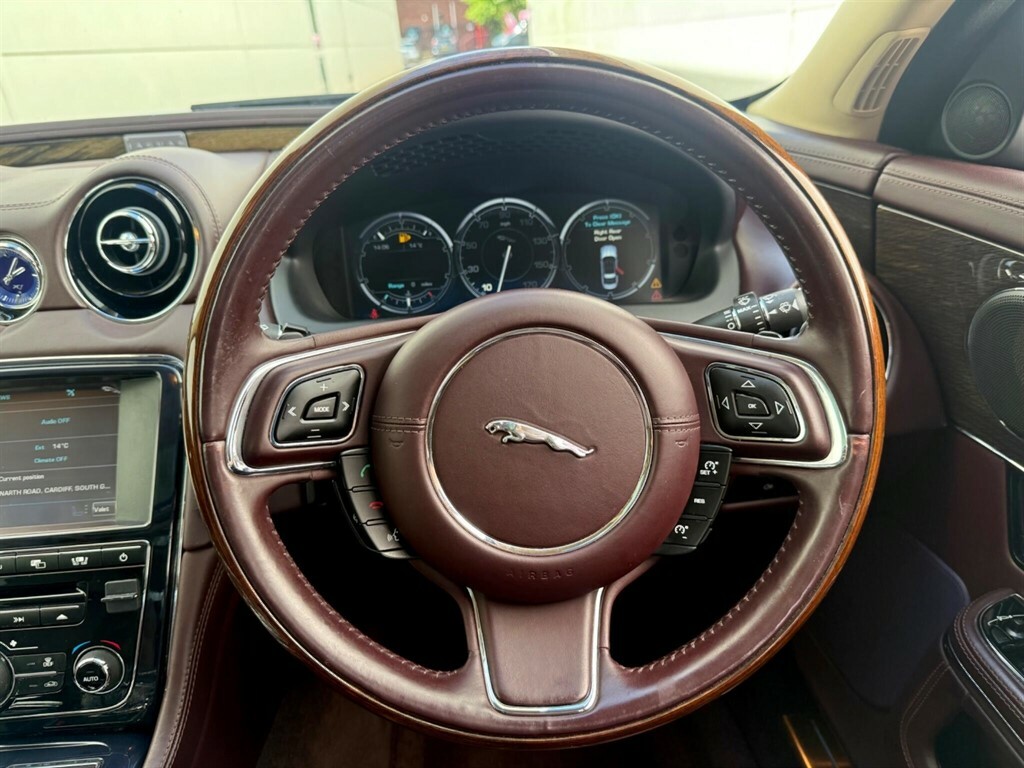 Jaguar XJ 3.0D V6 Premium Luxury Grey #30