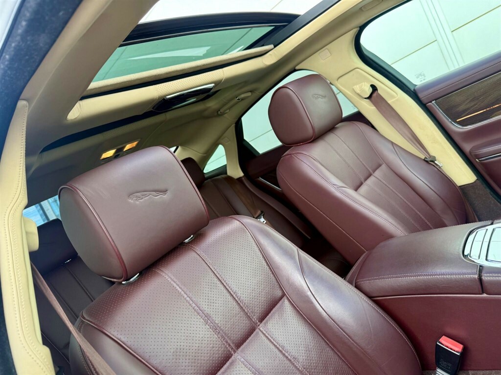 Jaguar XJ 3.0D V6 Premium Luxury Grey #29
