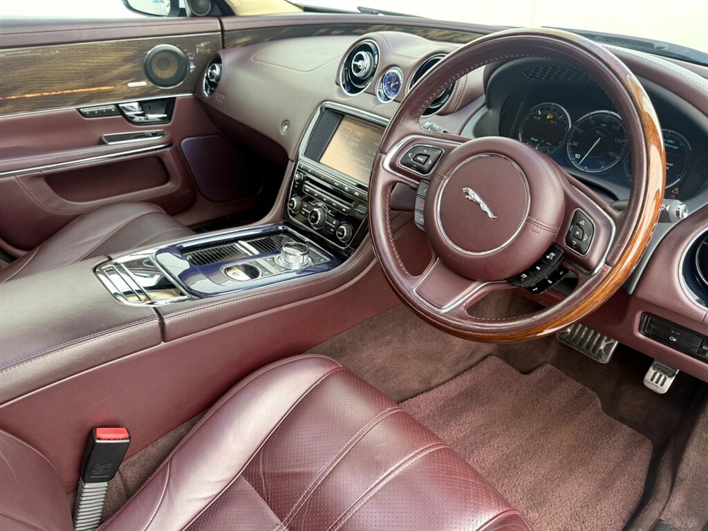Jaguar XJ 3.0D V6 Premium Luxury Grey #25