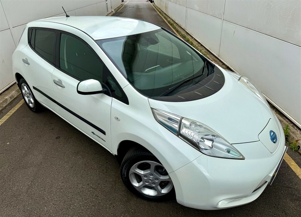 Nissan Leaf Hatchback White #4