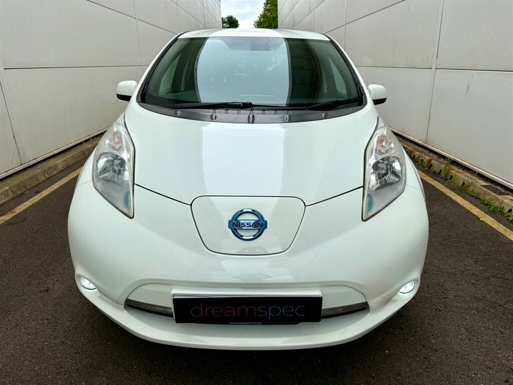Nissan Leaf Hatchback White #2