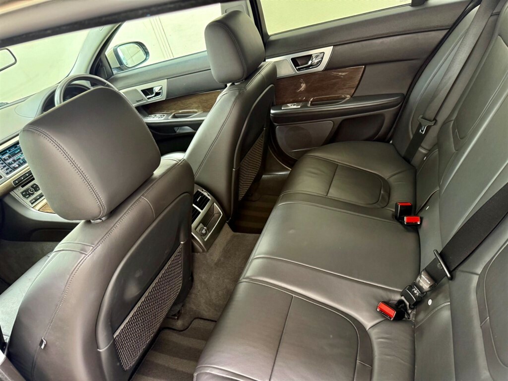 Jaguar XF 2.2 D Premium Green #31