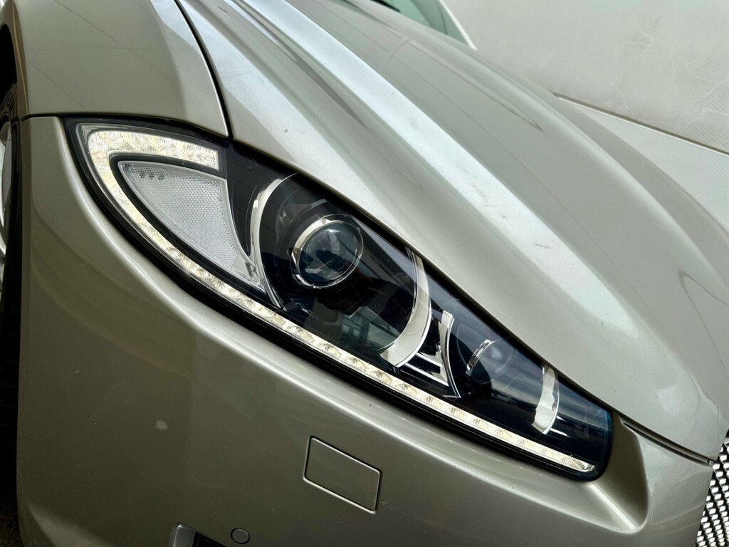 Jaguar XF 2.2 D Premium Green #18