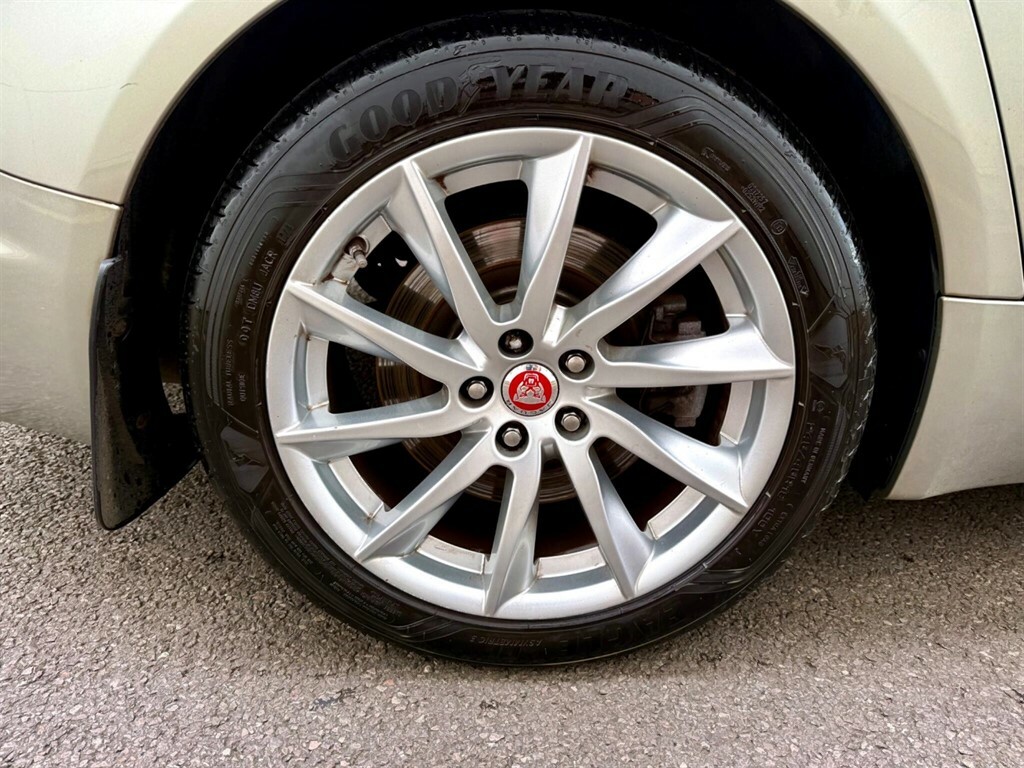 Jaguar XF 2.2 D Premium Green #17