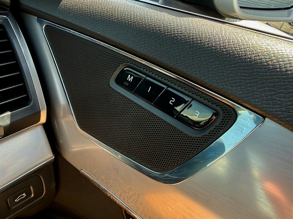 Volvo XC90 Suv Black #40
