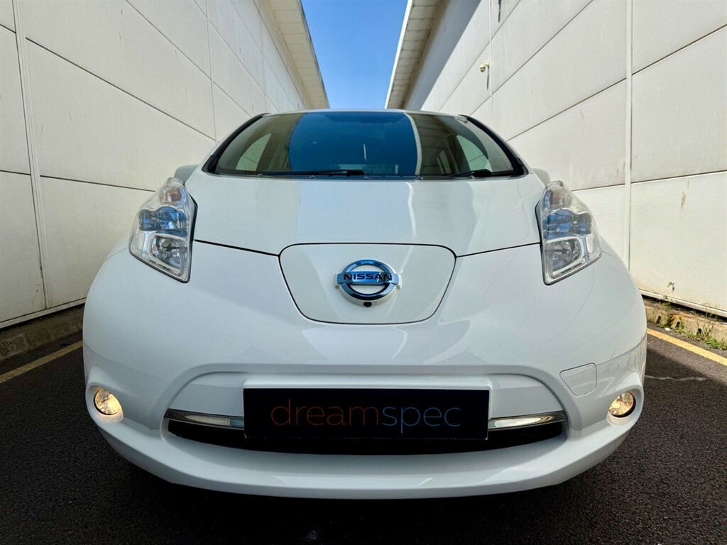 Nissan Leaf 30Kwh Tekna Hatchback 109 Bhp White #2