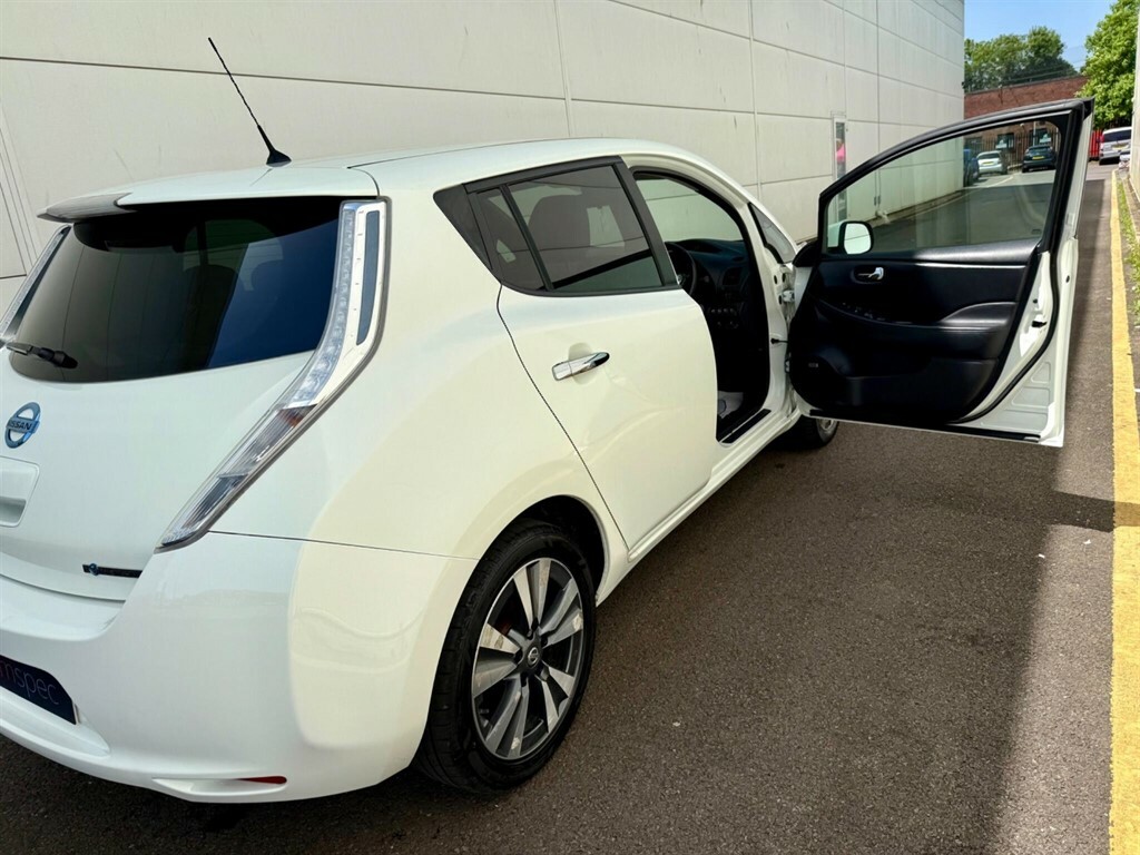 Nissan Leaf 30Kwh Acenta Hatchback 109 Bhp White #11
