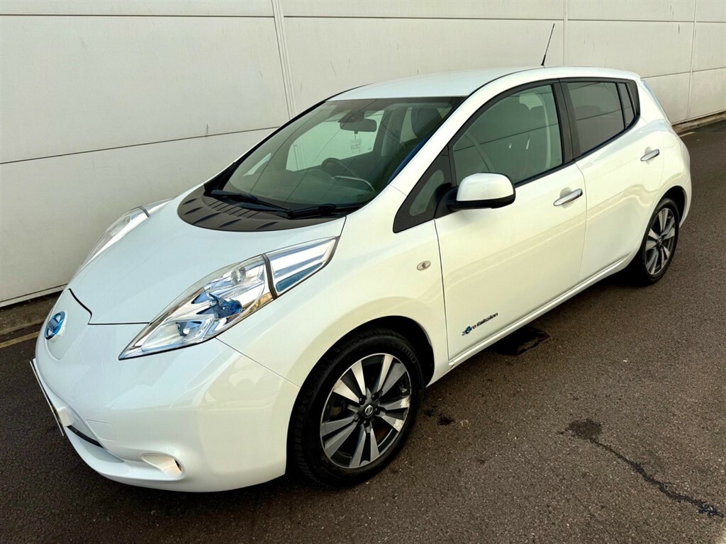 Nissan Leaf 30Kwh Tekna Hatchback 109 Bhp White #4