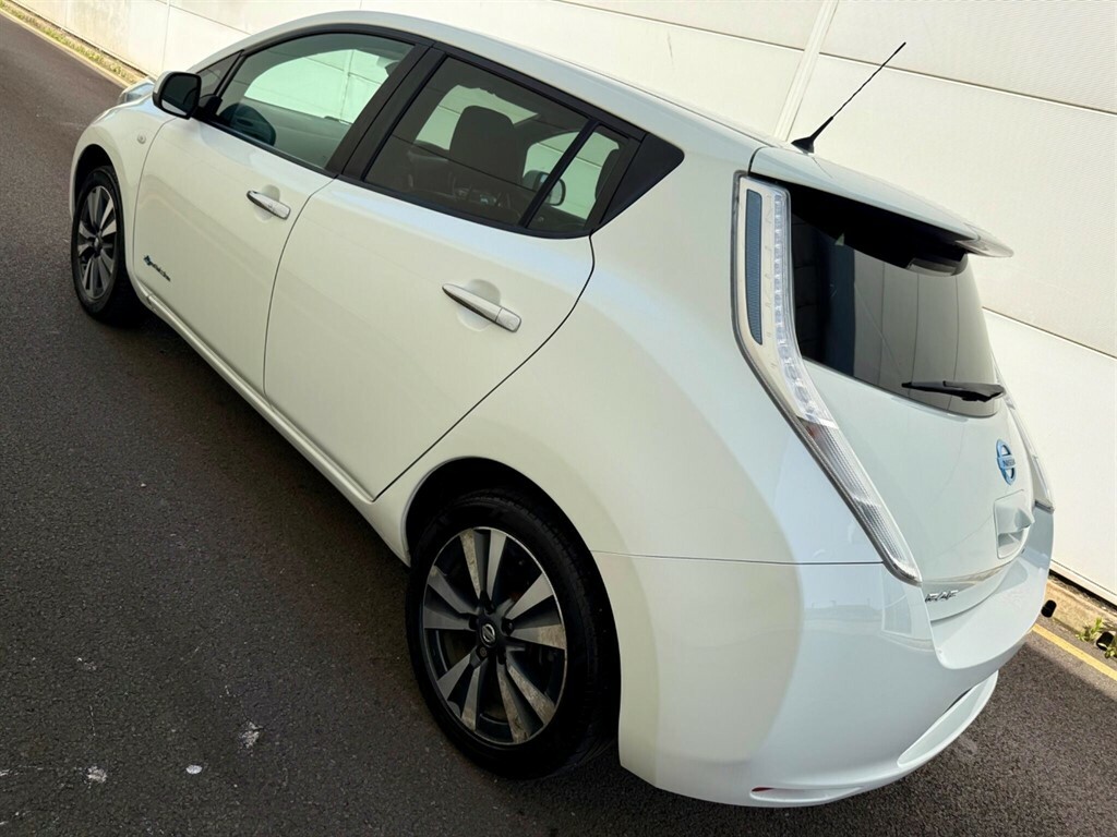 Nissan Leaf 30Kwh Acenta Hatchback 109 Bhp White #9