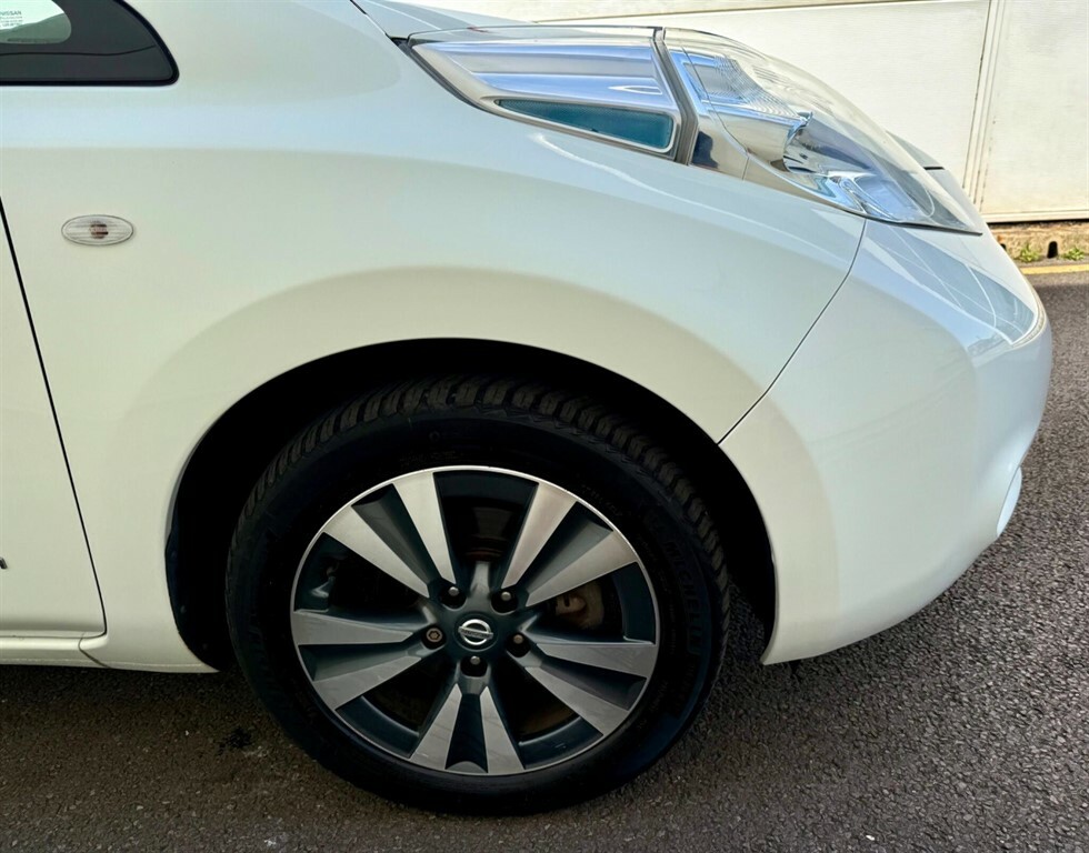 Nissan Leaf 30Kwh Acenta Hatchback 109 Bhp White #13