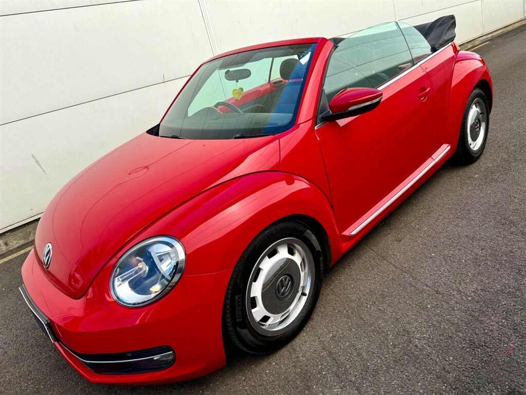 Volkswagen Beetle Convertible Red #4