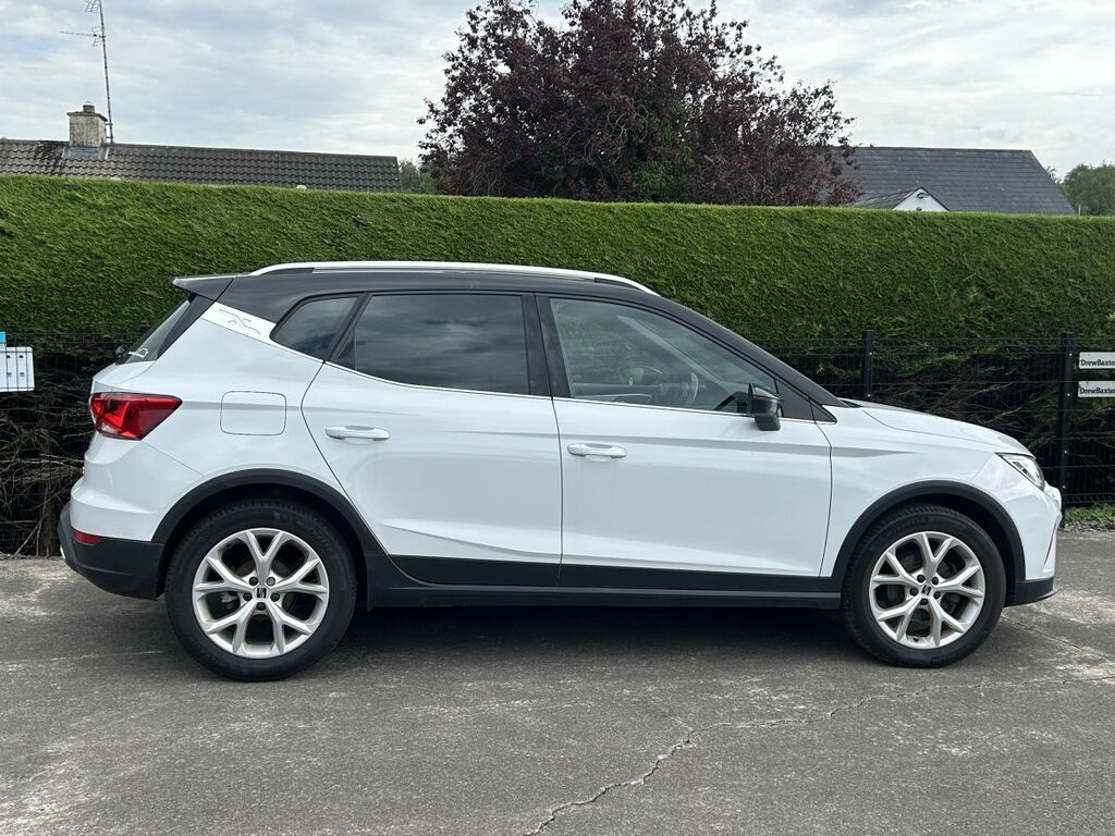 Seat Arona Mpv White #3