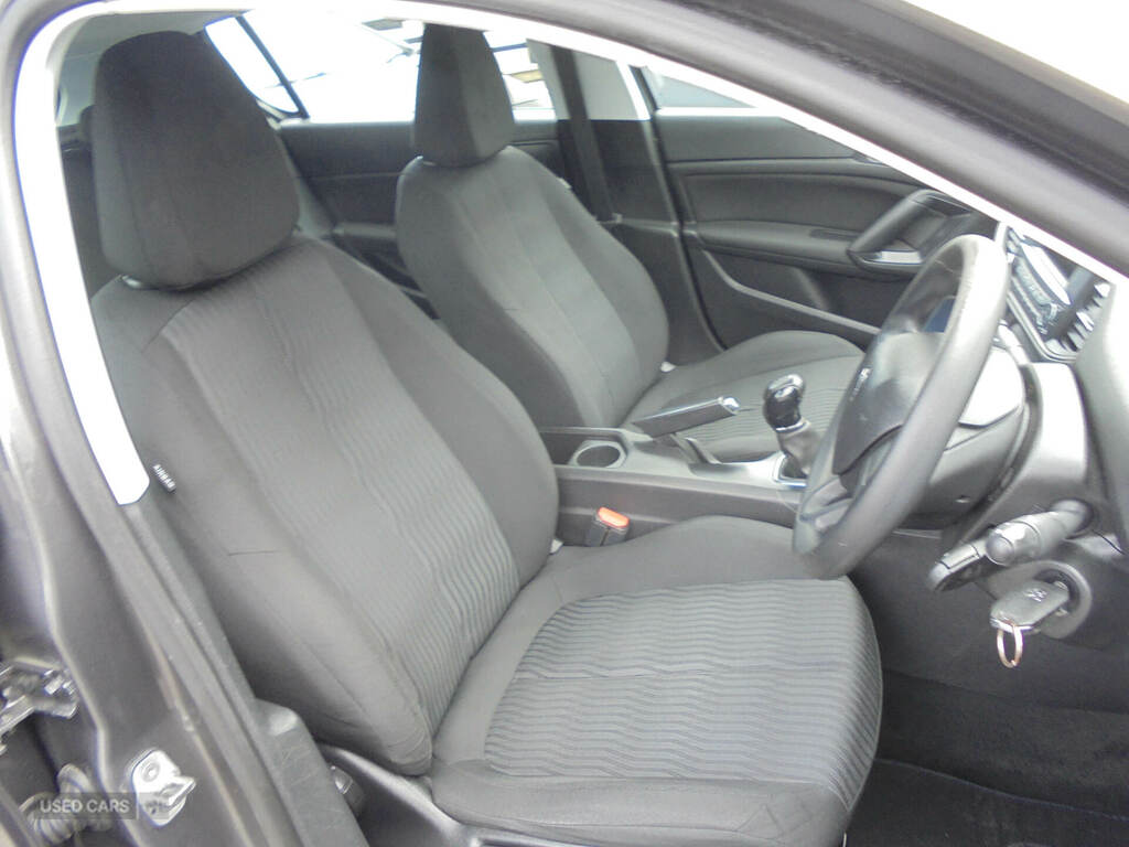 Peugeot 308 Active White #7