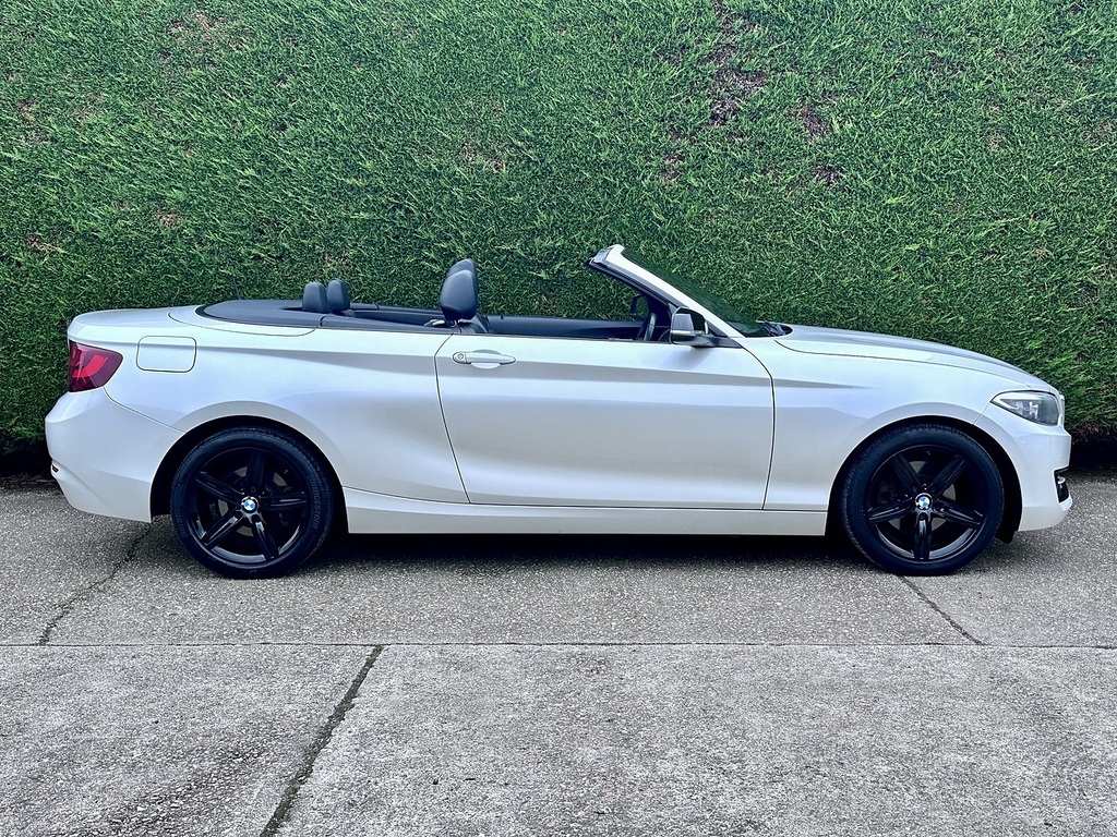 BMW 2 Series 2.0 220I Sport Convertible Euro White #4