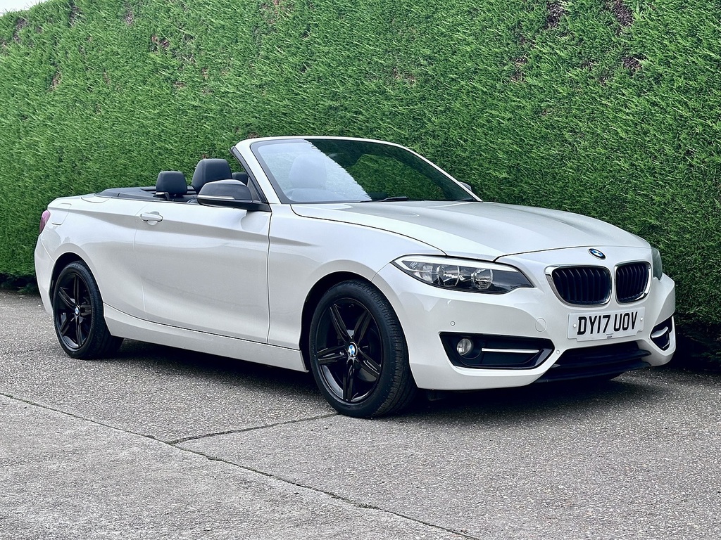 BMW 2 Series 2.0 220I Sport Convertible Euro White