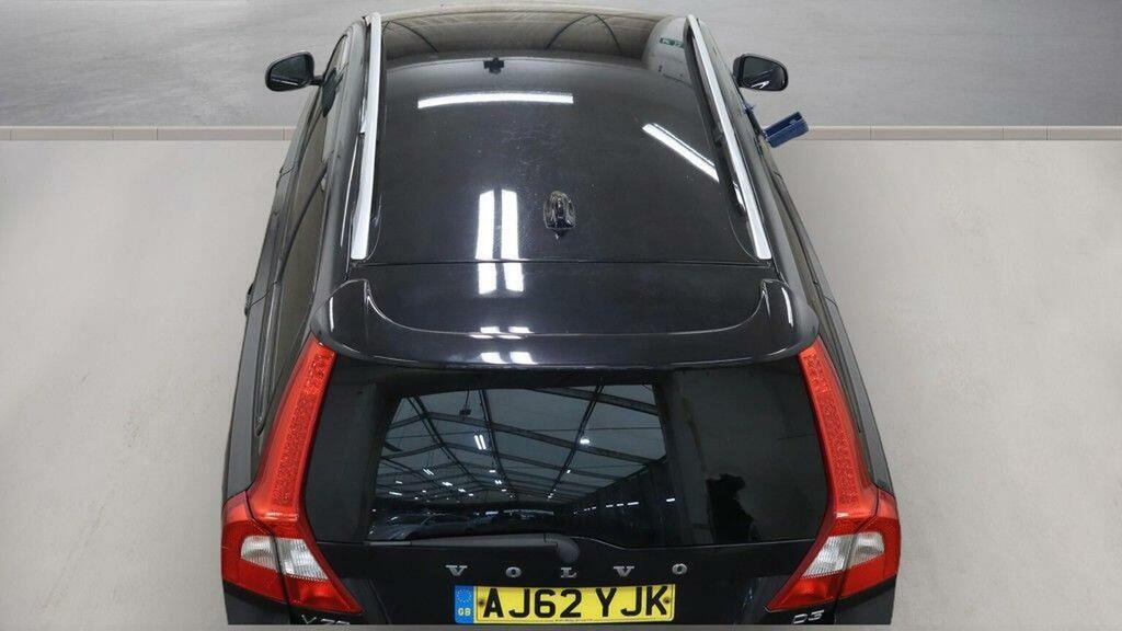 Volvo V70 D5 215 Se Estate Gold #8