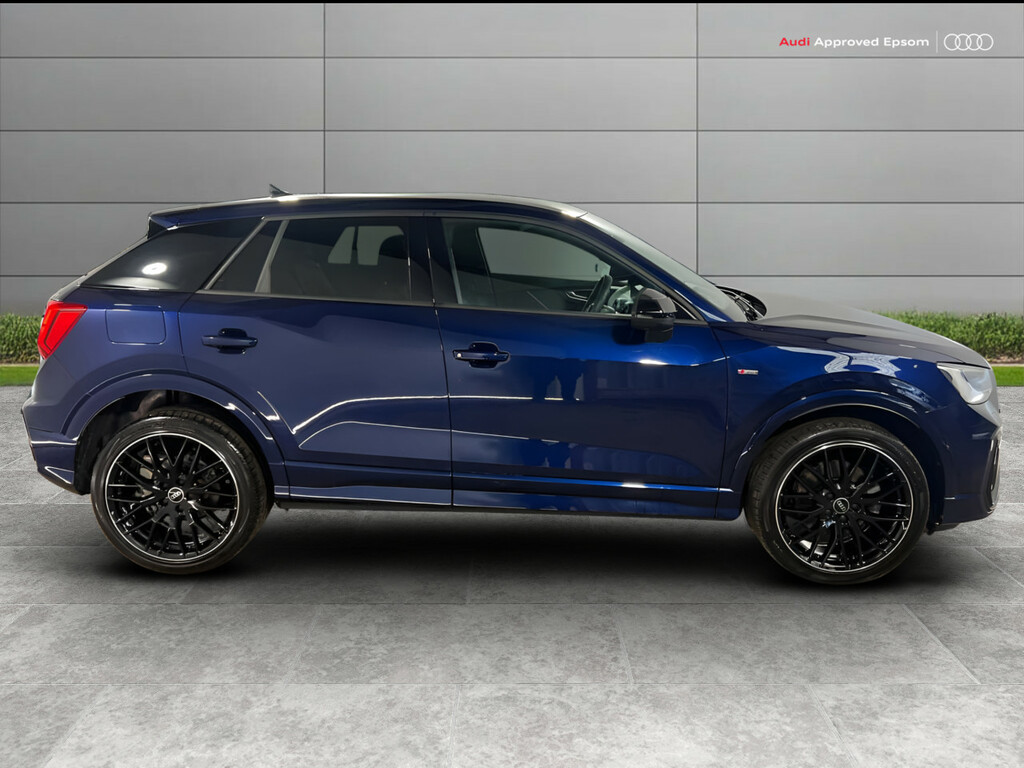 Audi Q2 30 Tfsi Black Edition DX24XFA Blue #4
