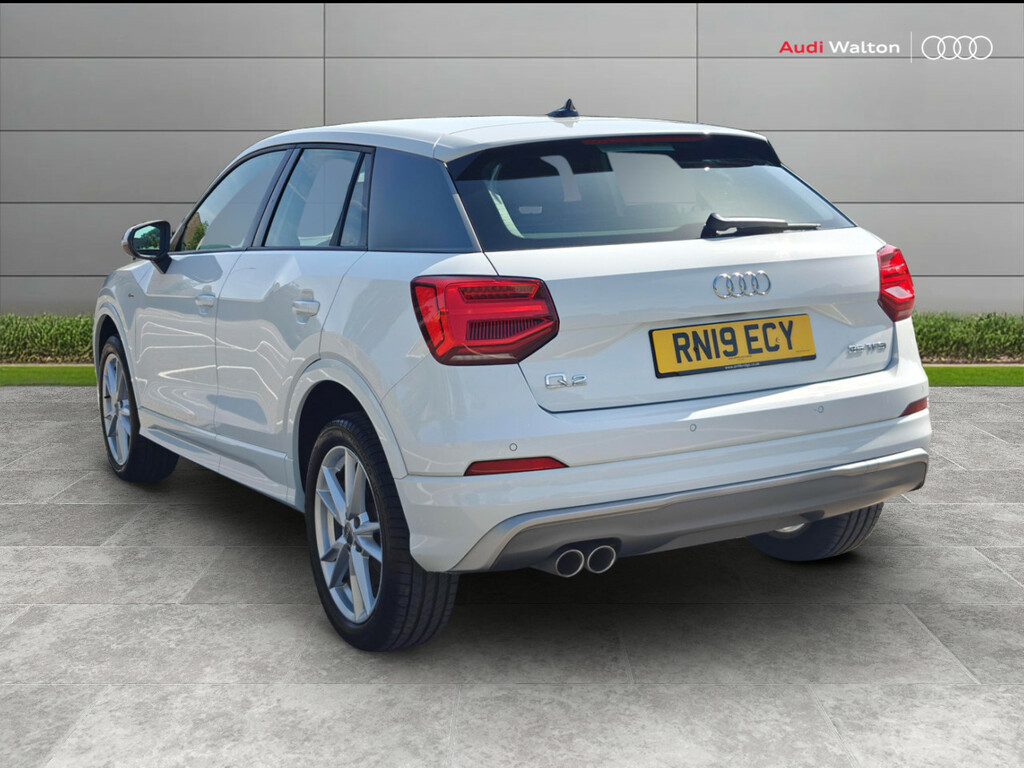 Audi Q2 S Line 35 Tfsi 150 Ps 6-Speed White #3