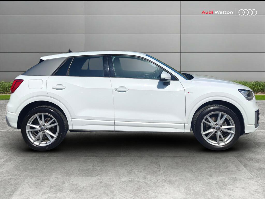 Audi Q2 S Line 35 Tfsi 150 Ps 6-Speed White #4