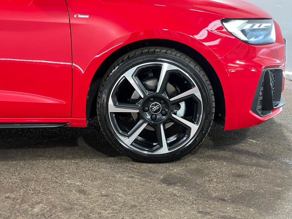 Audi A1 35 Tfsi Black Edition S Tronic DK75WVT Red #4