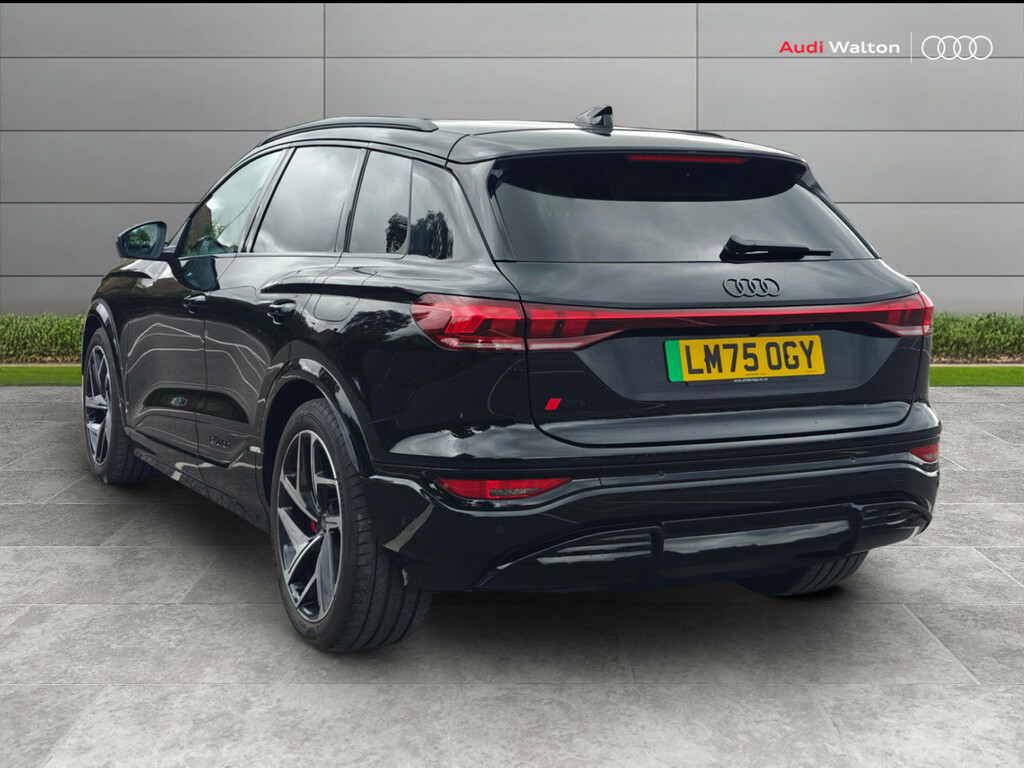 Audi SQ6 E-Tron Sq6 Suv Edition 1 E-tron 360,00 Kw Black #3