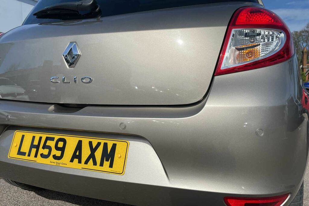 Renault Clio 1.6 Vvt Expression Hatchback Red #17