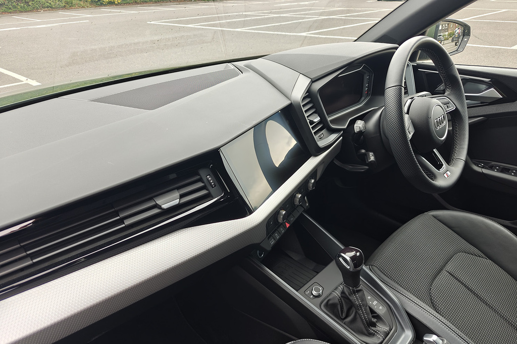 Audi A1 Black Edition 35 Tfsi 150 Ps S Tronic Blue #2