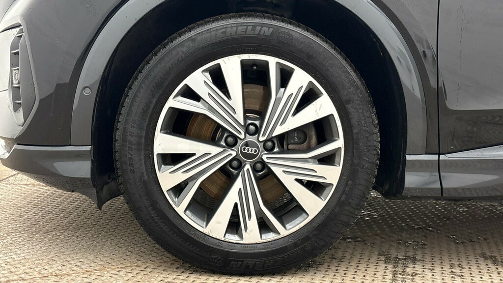 Audi Q4 E Tron 150Kw 40 82Kwh Sport WM72KHP Black #3