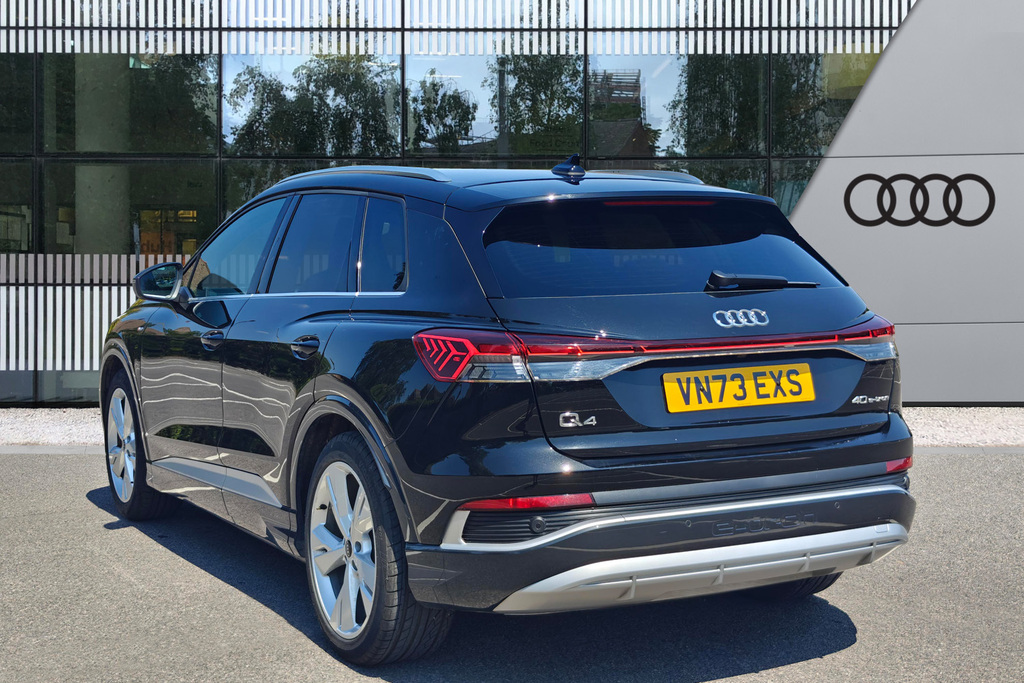 Audi Q4 E Tron 150Kw 40 82Kwh S Line Black #3