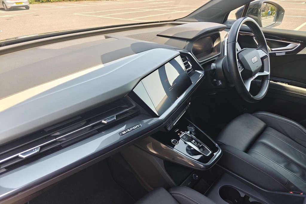Audi Q4 E Tron 150Kw 40 82Kwh S Line Black #2