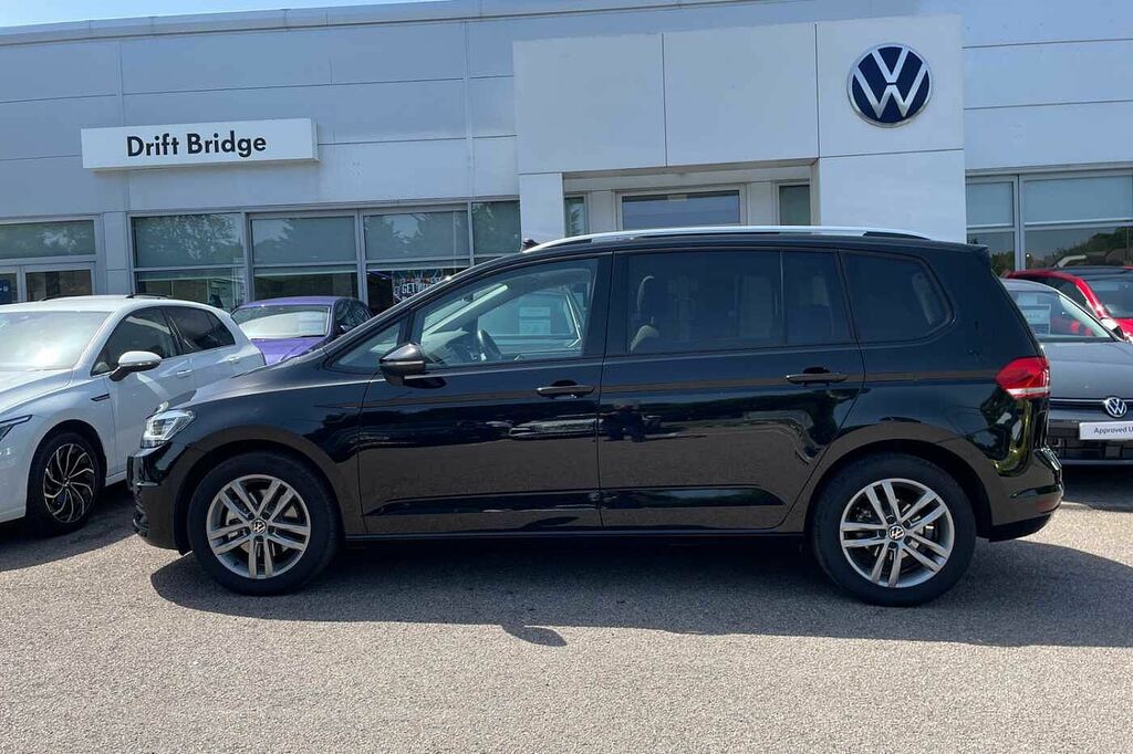 Volkswagen Touran 1.5 Tsi Evo Match Dsg Black #4