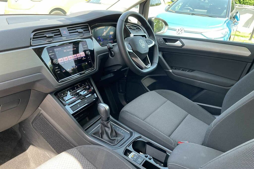 Volkswagen Touran 1.5 Tsi Evo Match Dsg Black #2