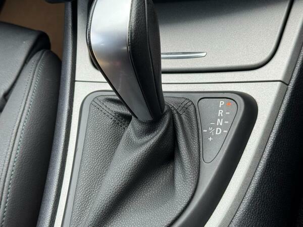 BMW 1 Series Hatchback 2.0 Blue #43