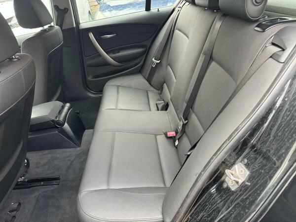 BMW 1 Series Hatchback 2.0 Blue #27