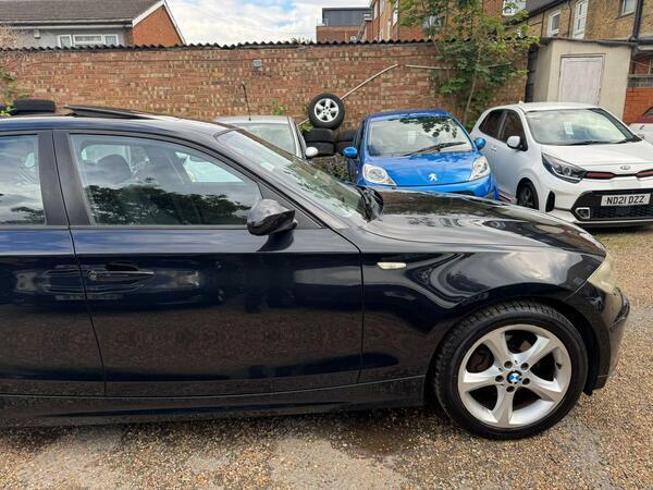 BMW 1 Series Hatchback 2.0 Blue #17