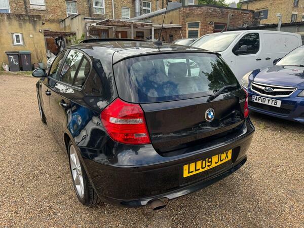 BMW 1 Series Hatchback 2.0 Blue #11