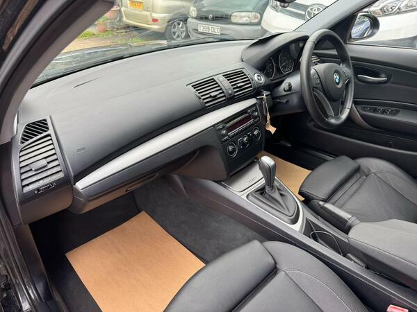 BMW 1 Series Hatchback 2.0 Blue #24