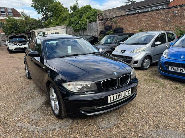 BMW 1 Series 2.0 116I Sport Steptronic Euro 4 Black #2