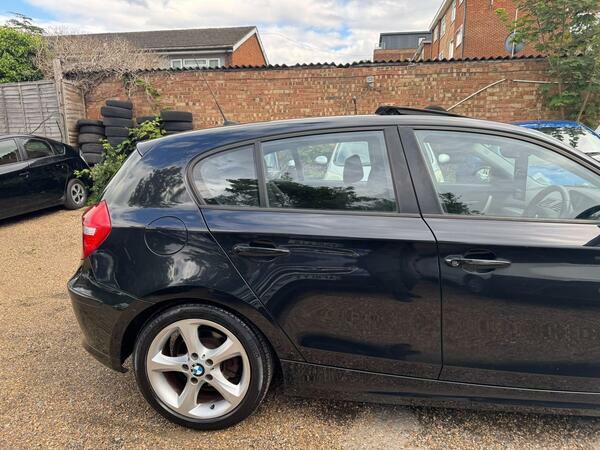 BMW 1 Series Hatchback 2.0 Blue #15